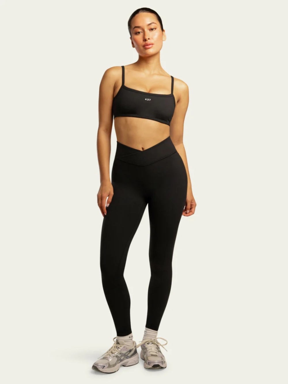 437 Black V Legging SZ M